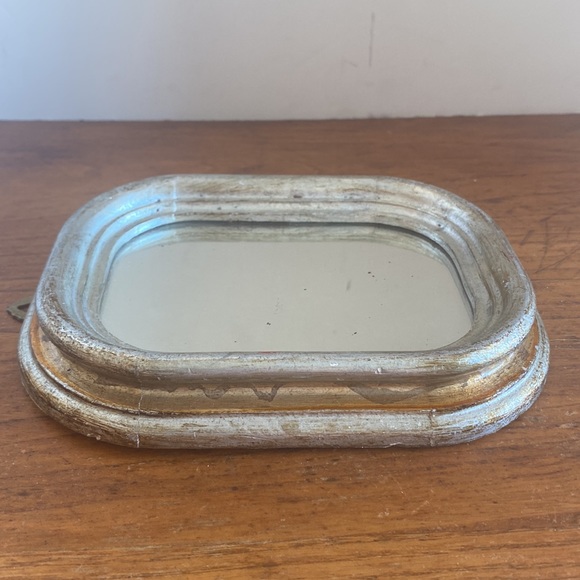 Vintage made in Italy oval antique finish wooden decorative 7” x 5 1/2” mirror - Picture 2 of 10